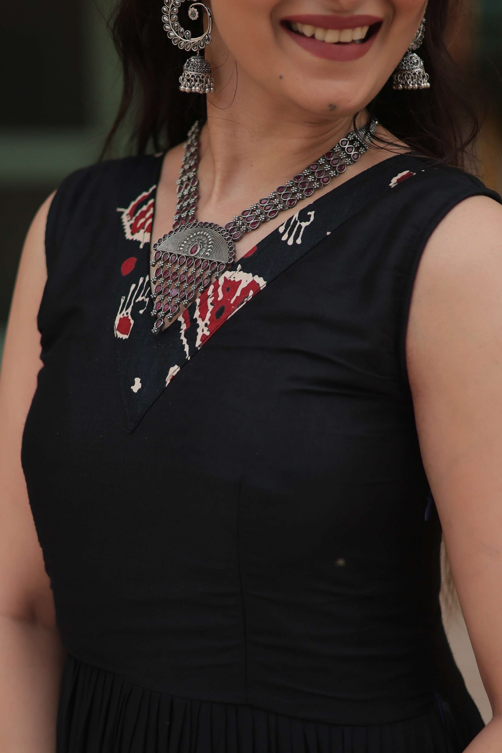 Black Designer Heavy Reyon Gown with Printed Frill & Fancy V-Neck - Image 3